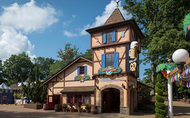 Get pretzels and beer at Beste Brezeln und Bier